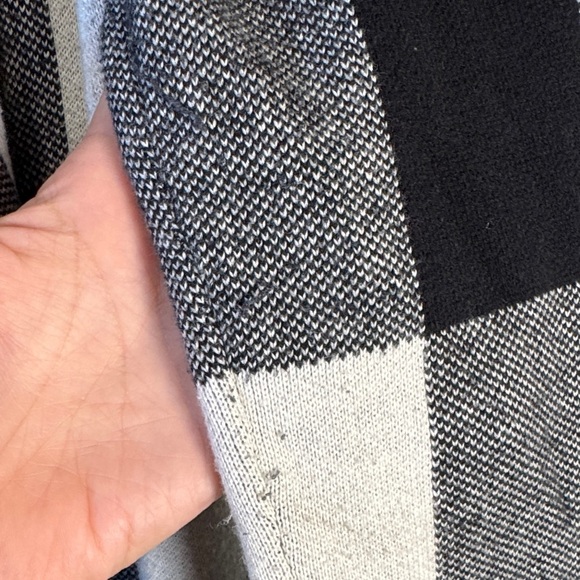 Jones New York Black and White Checkered Cardigan - Picture 5 of 8